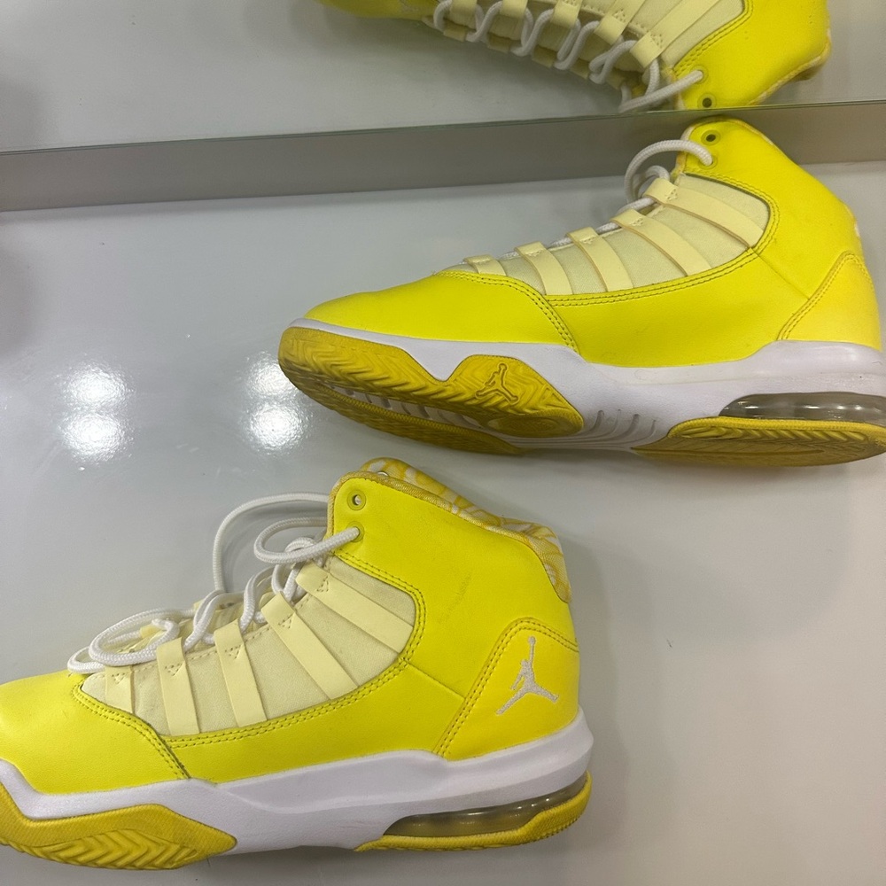 COPY - Nike Jordan Max Aura GS Dynamic Yellow Sneakers